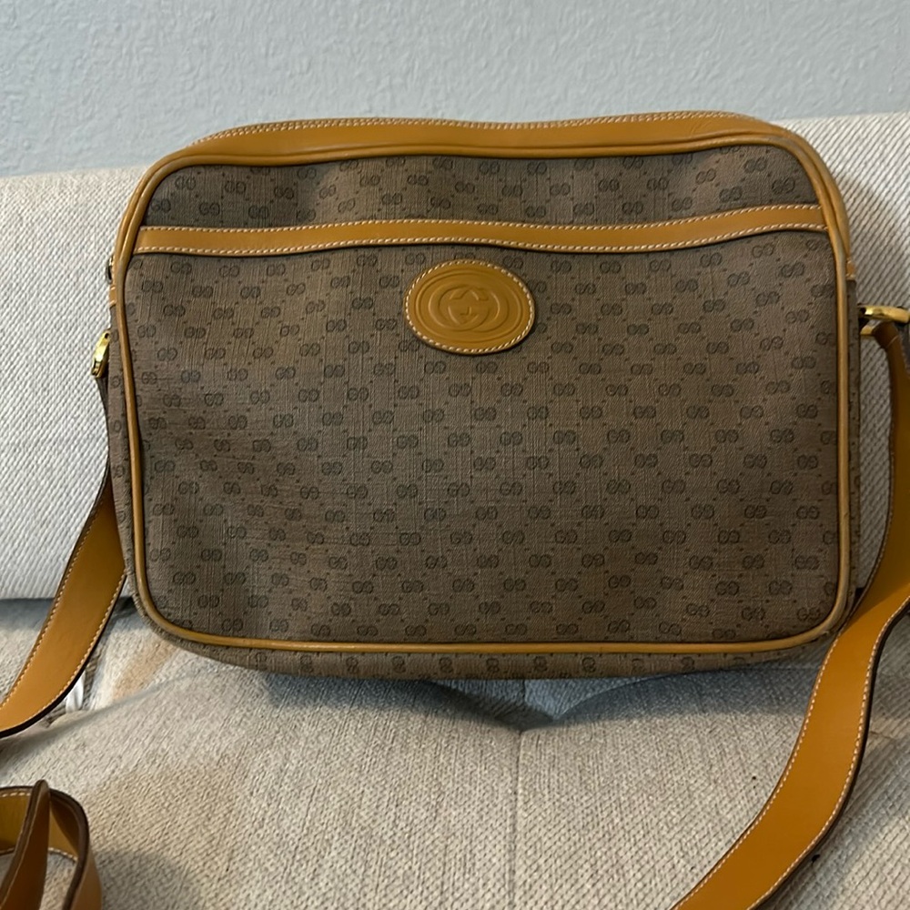 Gucci vintage cross body